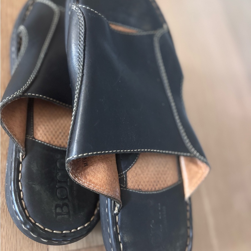 Born leather Black Leather Slide Sandals. Size 10 - Picture 7 of 7